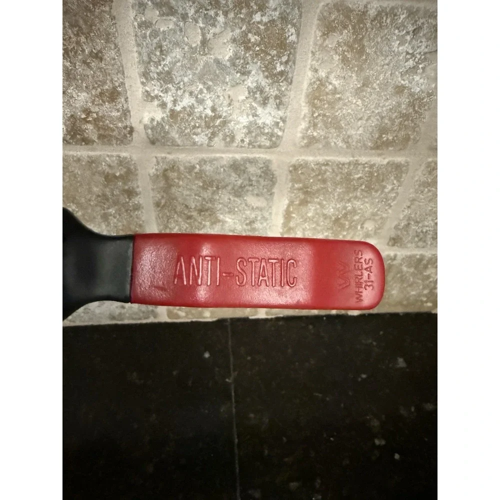 Whirlers Anti Static‎ Brush 31-AS Black Red Handle Ball Tip